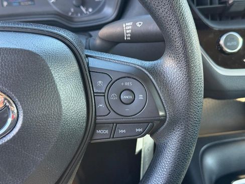 Used 2025 Toyota Corolla LE FWD image 20
