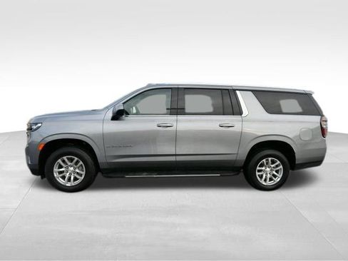 Used 2024 Chevrolet Suburban LT AWD/4WD image 7