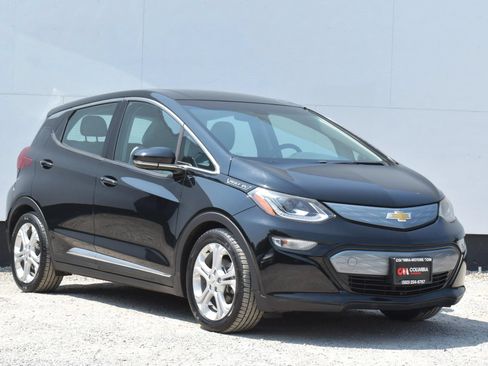 Used 2017 Chevrolet Bolt LT FWD image 1