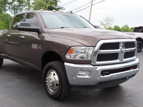 Used 2018 RAM 3500 SLT w/ Luxury Group AWD/4WD image 26