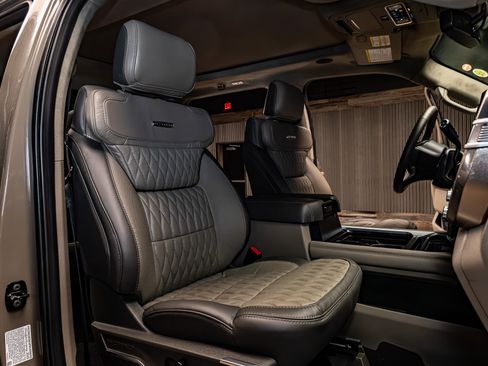 Used 2026 Ford F350 Platinum w/ Platinum Plus Package image 28