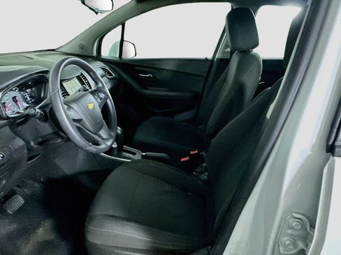Used 2018 Chevrolet Trax LS FWD image 13