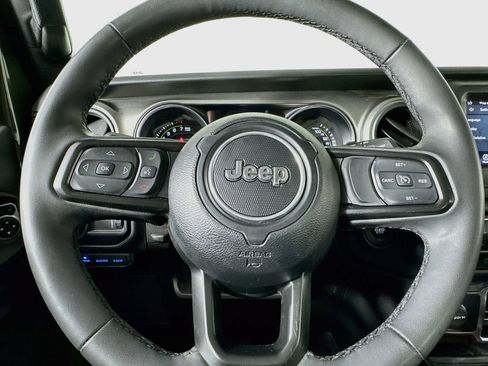 Used 2023 Jeep Wrangler Unlimited w/ Cold Weather Group AWD/4WD image 37
