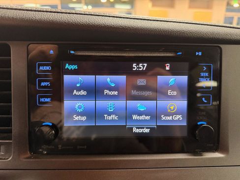 Used 2016 Toyota Sienna SE image 14