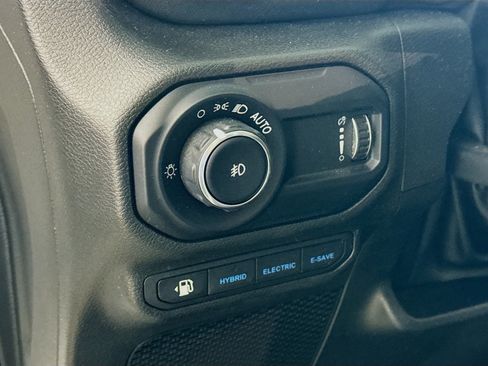 Used 2023 Jeep Wrangler Unlimited Sahara w/ Cold Weather Group image 13