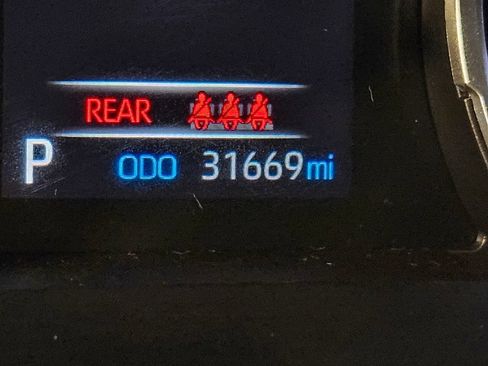 Used 2022 Toyota RAV4 LE AWD/4WD image 28