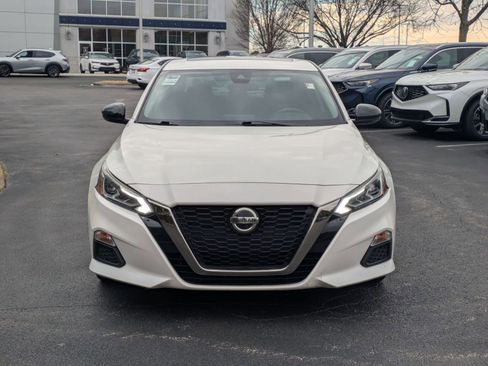 Used 2020 Nissan Altima 2.5 SR w/ Premium Package image 2