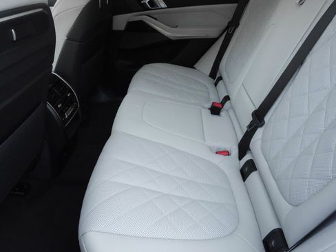 Used 2026 BMW X5 M60i AWD/4WD image 39