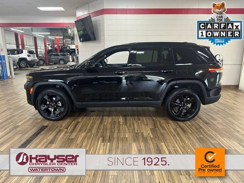 Certified 2025 Jeep Grand Cherokee Altitude w/ Trailer Tow Package AWD/4WD image 2