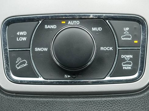 Used 2020 Jeep Grand Cherokee Overland image 23