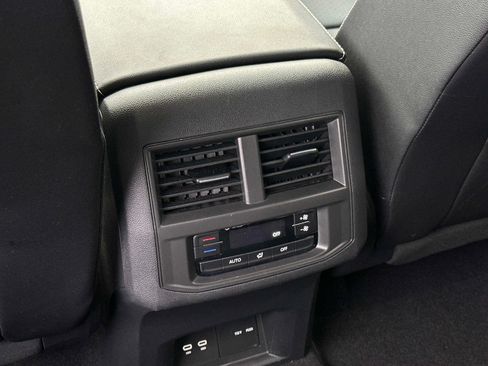 Certified 2023 Volkswagen Atlas SE image 15