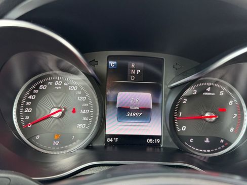 Used 2018 Mercedes-Benz GLC 300 4MATIC w/ Premium Package image 13