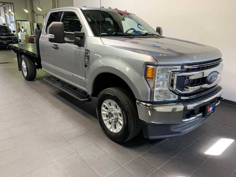Used 2021 Ford F350 XLT image 2