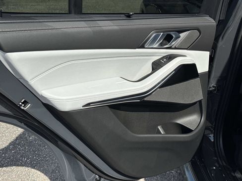 New 2026 BMW X5 M60i image 12