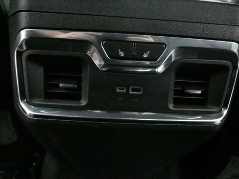 Used 2025 GMC Sierra 1500 Denali w/ Technology Package AWD/4WD image 20