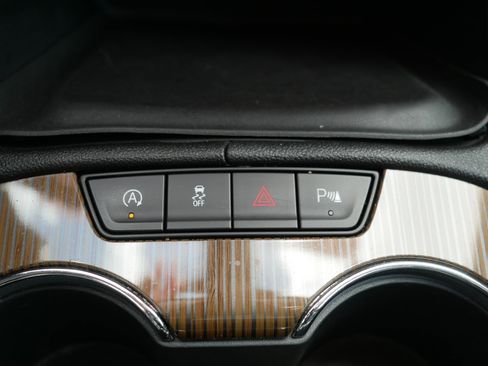 Used 2022 GMC Acadia SLE w/ Driver Convenience Package AWD/4WD image 32