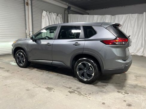 Used 2025 Nissan Rogue SV FWD image 5