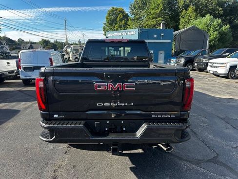 Used 2026 GMC Sierra 2500 Denali w/ Technology Package AWD/4WD image 4
