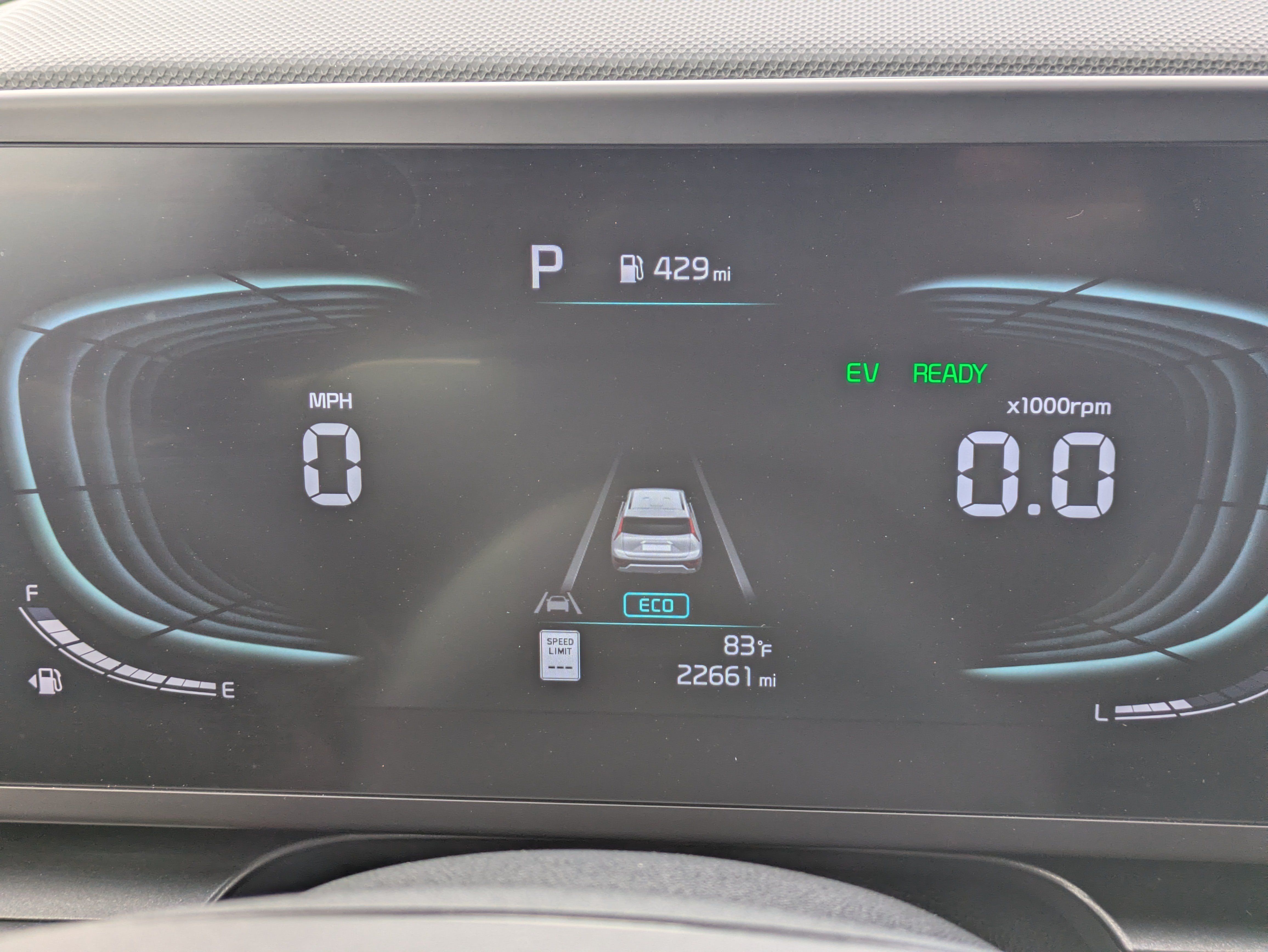 Certified 2025 Kia Niro LX FWD image 29