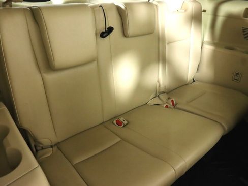 Used 2019 Toyota Highlander XLE FWD image 40