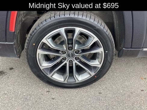 Used 2023 Jeep Grand Wagoneer L Series III w/ Rear Seat Video Group 1 AWD/4WD image 8