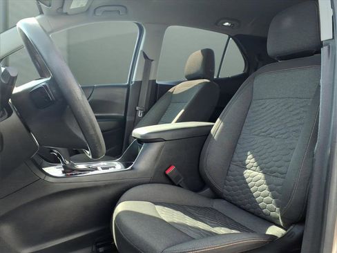 Used 2019 Chevrolet Equinox LT image 16