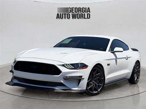 Used 2019 Ford Mustang GT RWD image 3