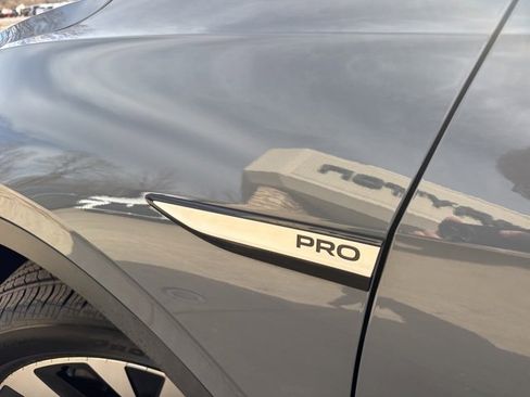 Used 2023 Volkswagen ID.4 Pro image 11