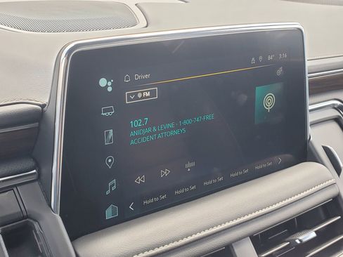 Used 2024 Chevrolet Suburban Premier image 27