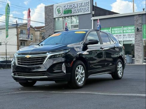 Used 2022 Chevrolet Equinox LT image 1