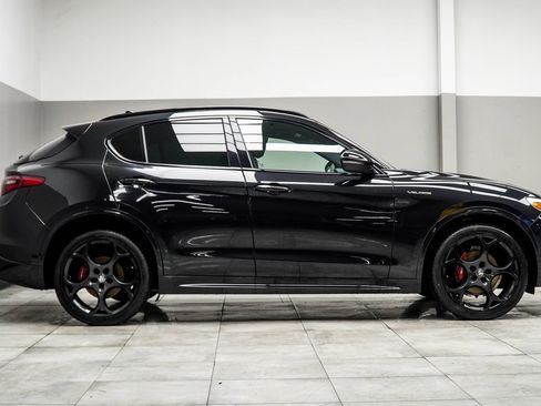 Used 2023 Alfa Romeo Stelvio Veloce AWD/4WD image 7