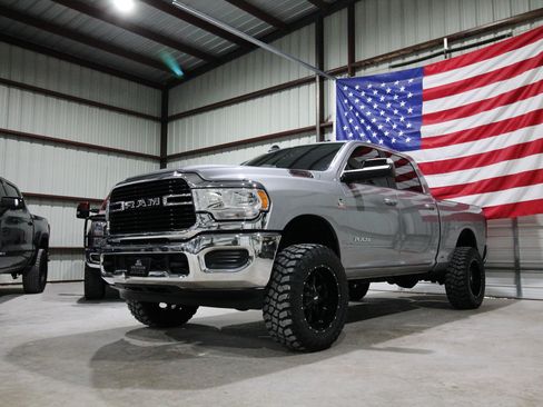 Used 2020 RAM 2500 Big Horn AWD/4WD image 3