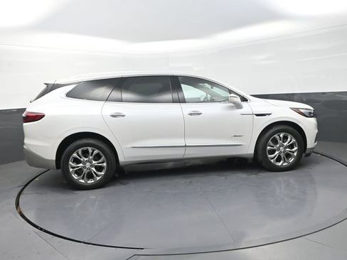 Used 2018 Buick Enclave Avenir w/ Avenir Technology Package image 31