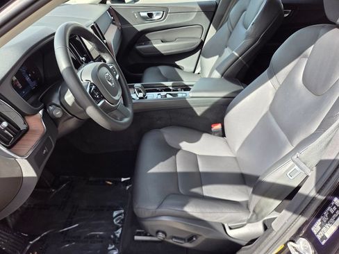 Used 2023 Volvo XC60 B5 Plus AWD/4WD image 13