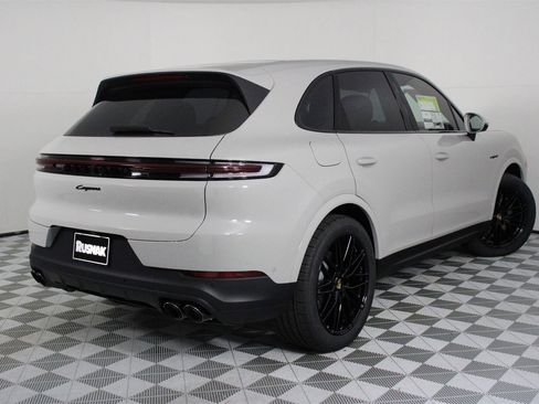 New 2026 Porsche Cayenne E-Hybrid image 7