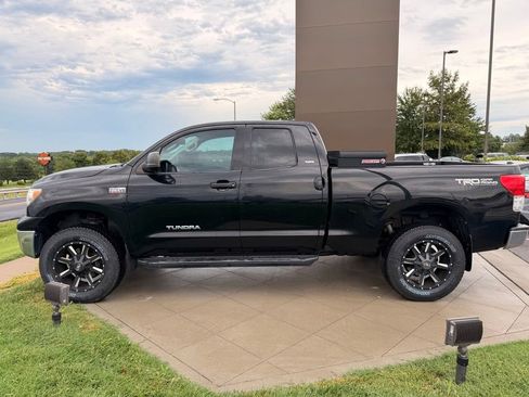 Used 2013 Toyota Tundra 4x4 Double Cab w/ TRD Off-Road Pkg image 6