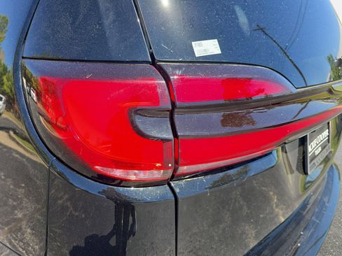 Used 2024 Chrysler Pacifica Touring-L FWD image 30