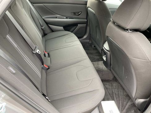 Used 2025 Hyundai Elantra Sport image 20