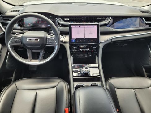 Used 2023 Jeep Grand Cherokee 4WD 4xe image 14