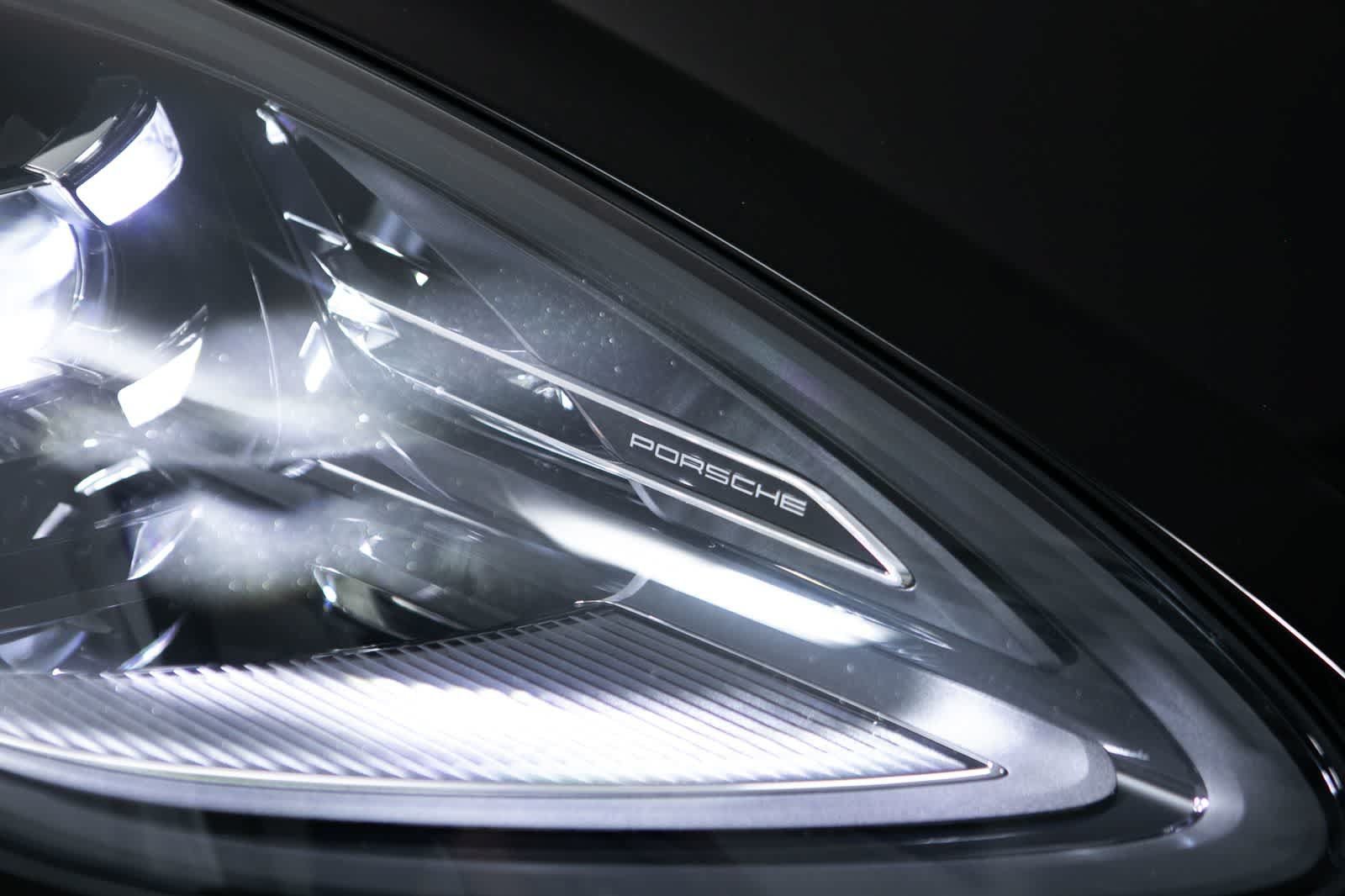 Certified 2024 Porsche Macan S AWD/4WD image 16