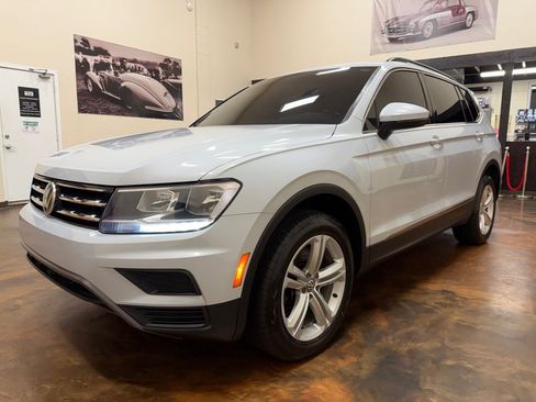 Used 2018 Volkswagen Tiguan SE FWD image 5