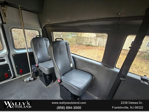 Used 2014 Ford E-250 and Econoline 250 w/ Power Group image 21