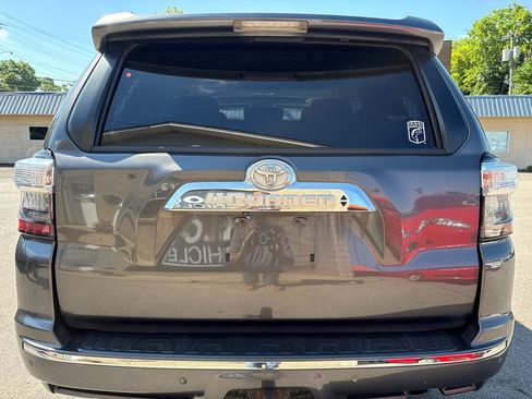 Used 2017 Toyota 4Runner Limited AWD/4WD image 5