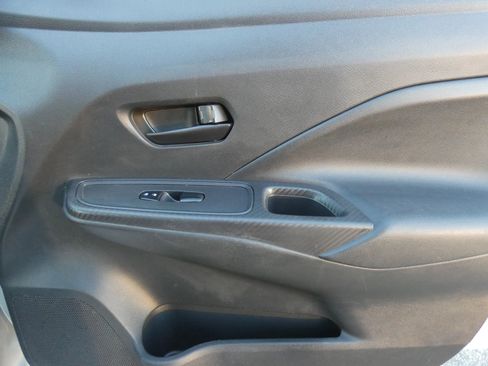 Used 2020 Nissan Versa S image 33