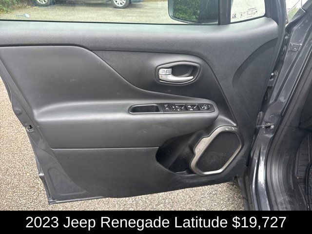 Used 2023 Jeep Renegade Latitude AWD/4WD image 14