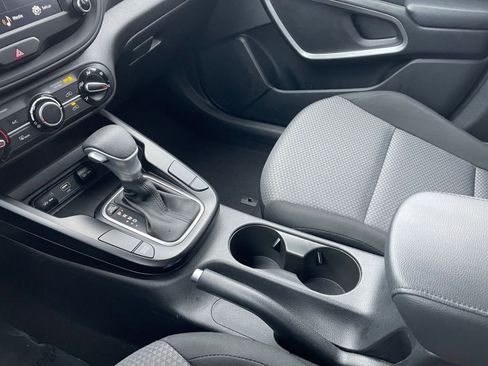 Used 2025 Kia Soul LX w/ LX Technology Package image 40