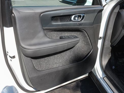 Used 2023 Volvo C40 P8 Recharge Plus image 19