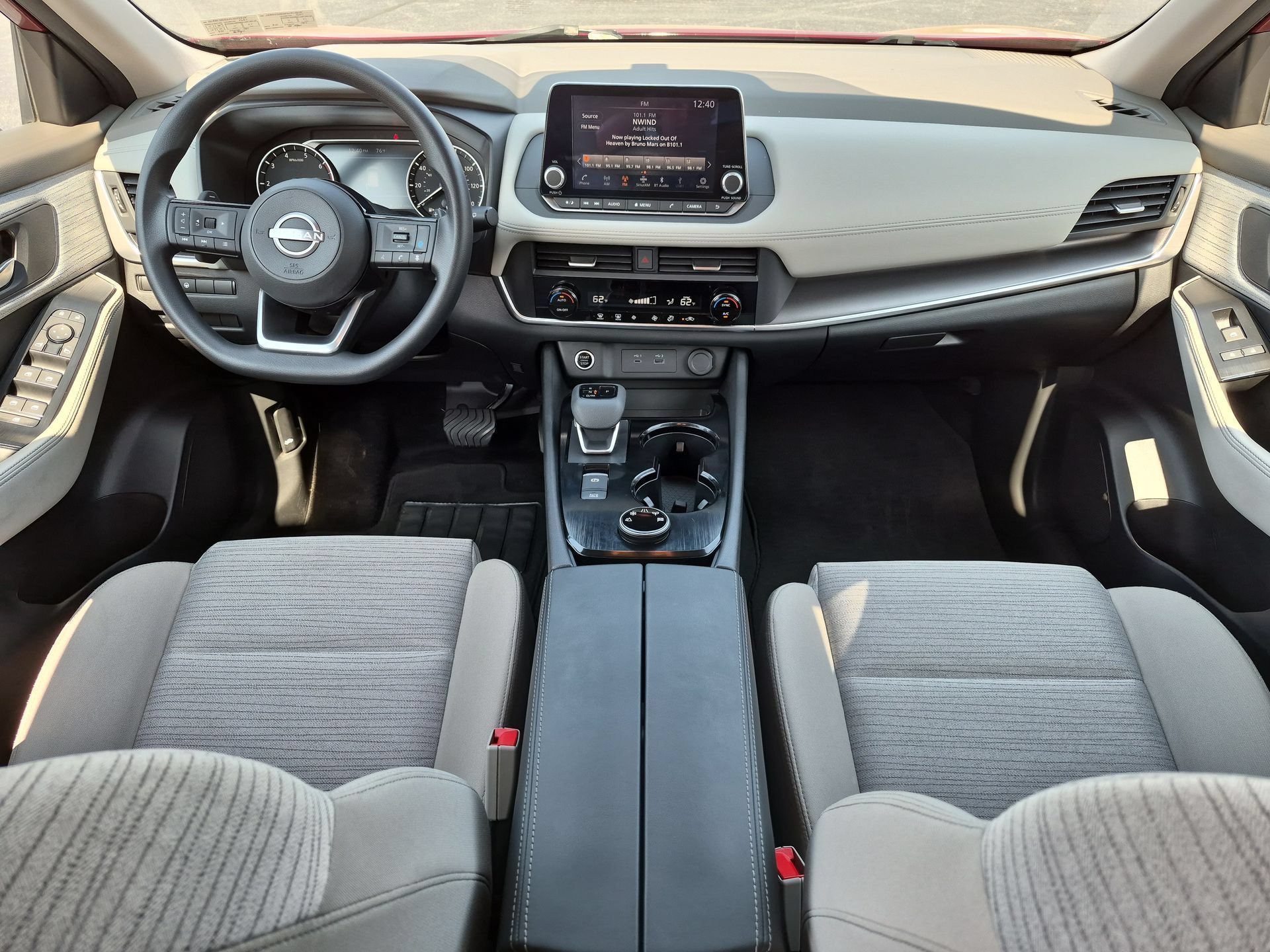Used 2023 Nissan Rogue SV AWD/4WD image 19