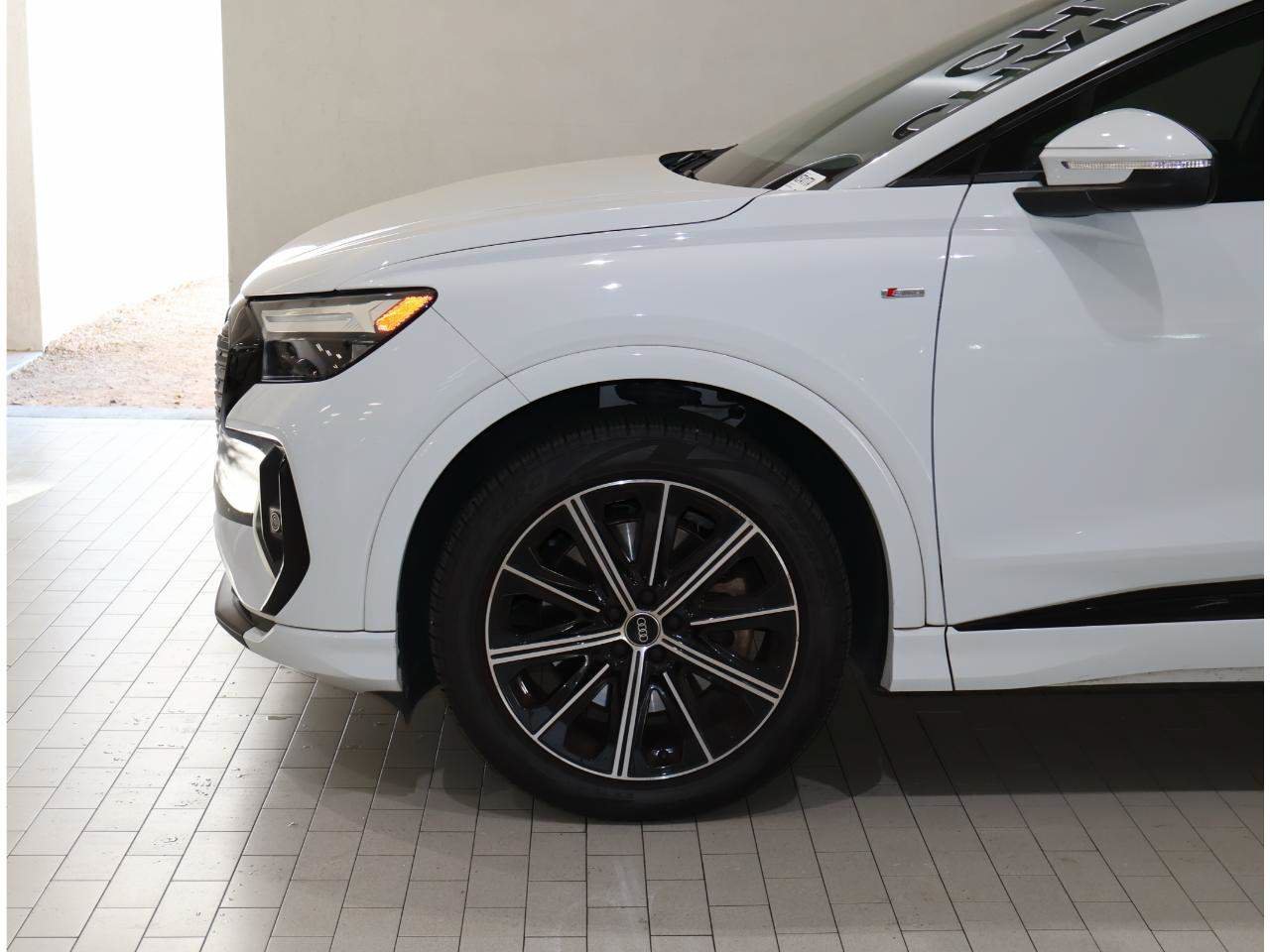 Used 2022 Audi Q4 e-tron Premium Plus w/ Premium Plus AWD/4WD image 4