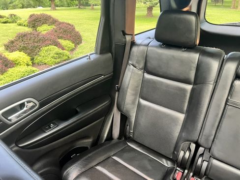 Used 2019 Jeep Grand Cherokee Limited w/ Luxury Group II AWD/4WD image 17